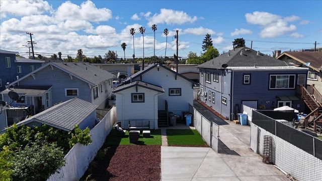 1237 Ashby Ave, Berkeley, CA 94702