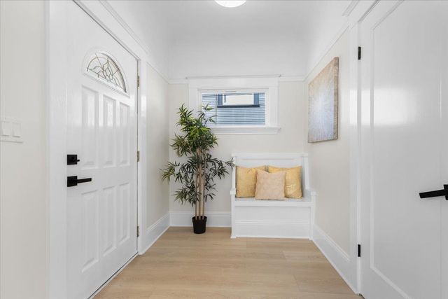 1237 Ashby Ave, Berkeley, CA 94702