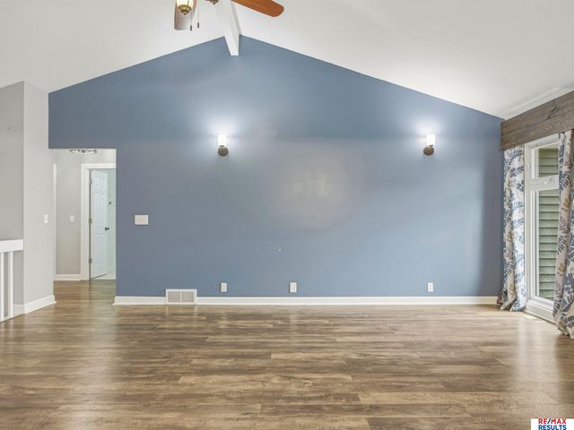 1108 Conestoga Road, Papillion, NE 68046