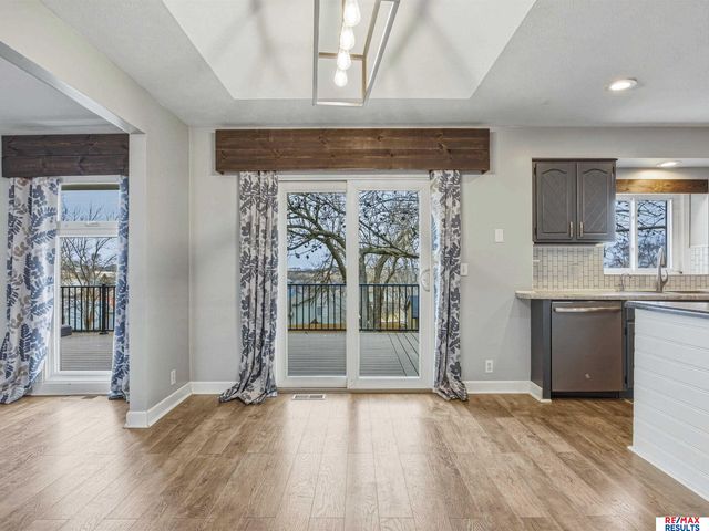 1108 Conestoga Road, Papillion, NE 68046