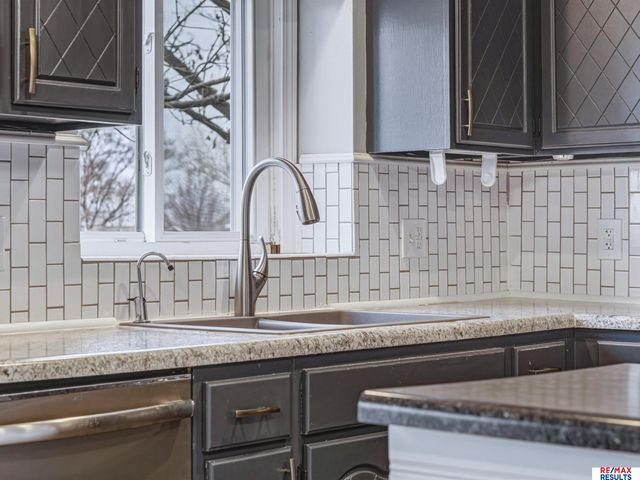 1108 Conestoga Road, Papillion, NE 68046