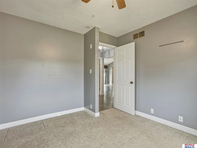 1108 Conestoga Road, Papillion, NE 68046