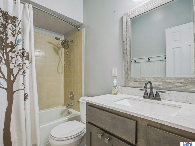 1108 Conestoga Road, Papillion, NE 68046