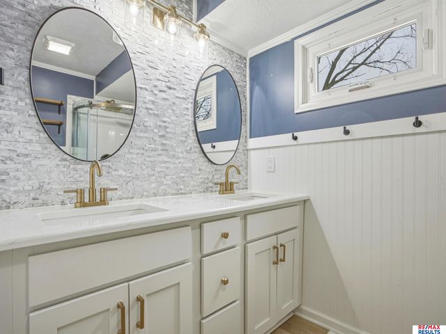 1108 Conestoga Road, Papillion, NE 68046