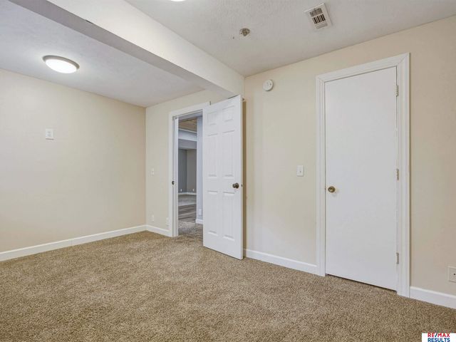 1108 Conestoga Road, Papillion, NE 68046