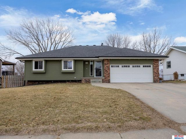 1108 Conestoga Road, Papillion, NE 68046