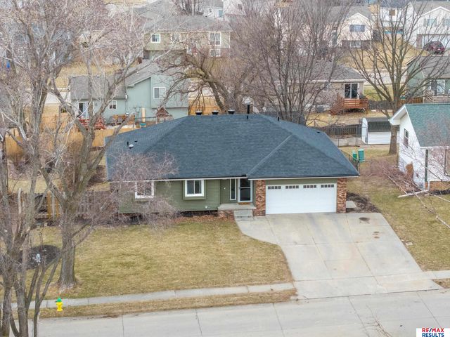 1108 Conestoga Road, Papillion, NE 68046