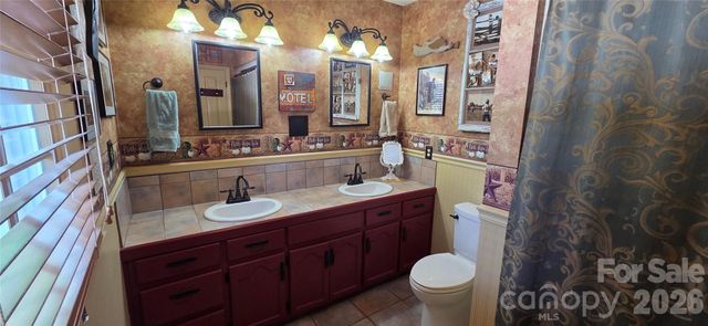 3110 Ninth Tee Drive, Newton, NC 28658