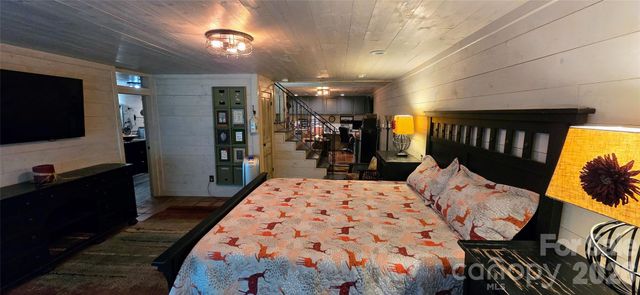 3110 Ninth Tee Drive, Newton, NC 28658