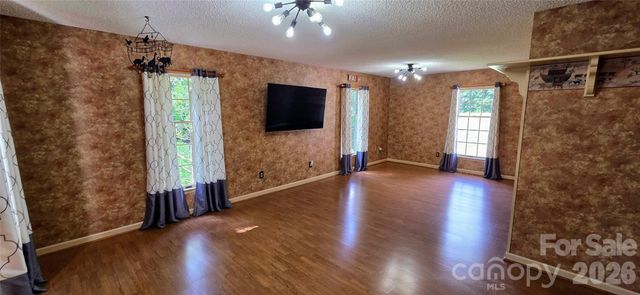 3110 Ninth Tee Drive, Newton, NC 28658