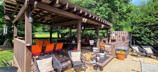 3110 Ninth Tee Drive, Newton, NC 28658