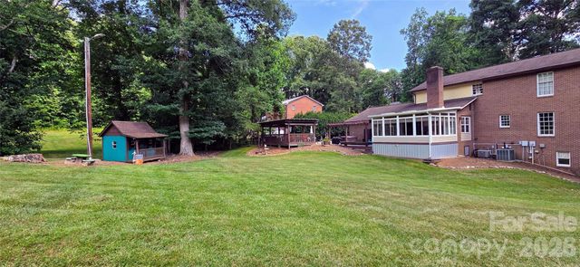 3110 Ninth Tee Drive, Newton, NC 28658