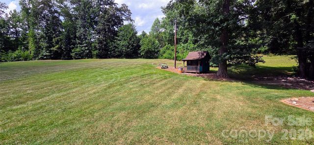 3110 Ninth Tee Drive, Newton, NC 28658