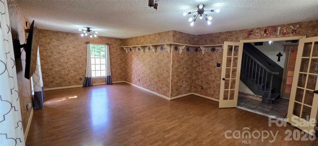 3110 Ninth Tee Drive, Newton, NC 28658