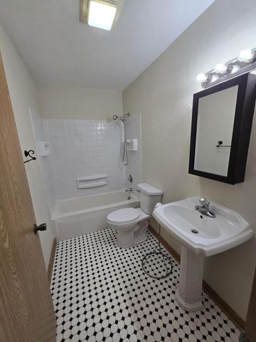 447 S Woodland DRIVE, Whitewater, WI 53190