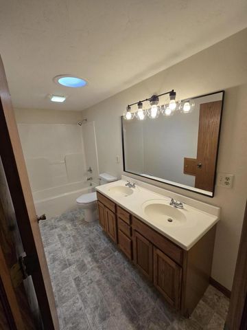 447 S Woodland DRIVE, Whitewater, WI 53190