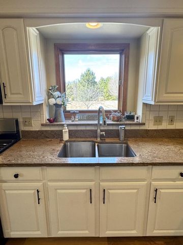 32612 Trail LANE, Burlington, WI 53105