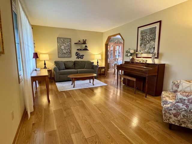 32612 Trail LANE, Burlington, WI 53105