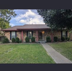 2604 Peppertree Place, Plano, TX 75074