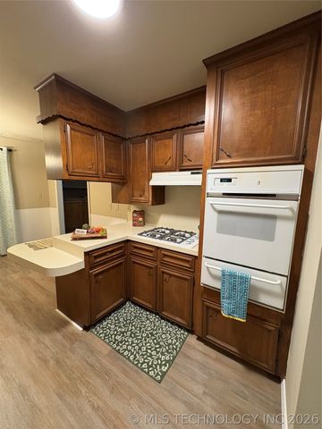 9445 E 39th Place, Tulsa, OK 74145