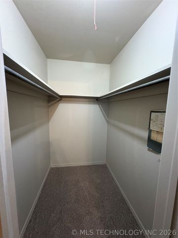 9445 E 39th Place, Tulsa, OK 74145