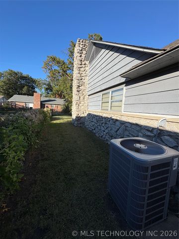 9445 E 39th Place, Tulsa, OK 74145