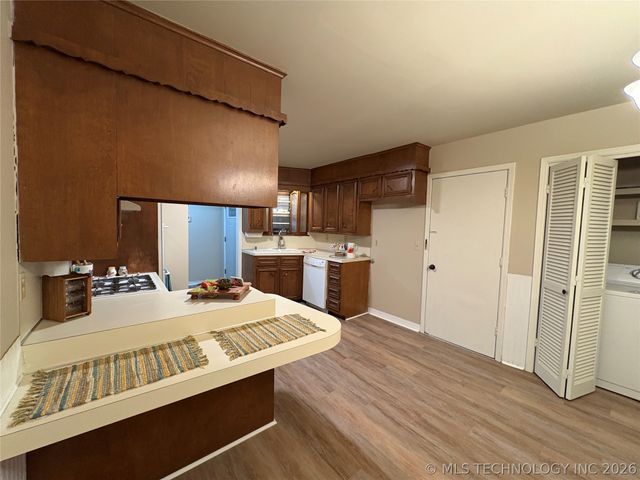 9445 E 39th Place, Tulsa, OK 74145