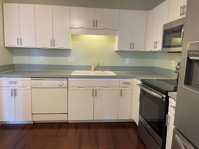 200 Cove Way 614, Quincy, MA 02169