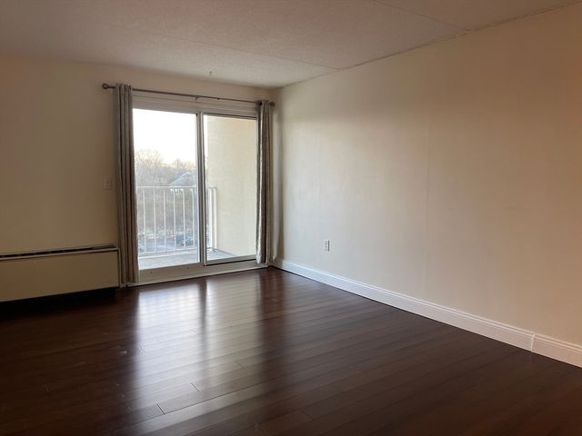 200 Cove Way 614, Quincy, MA 02169