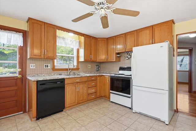57 Allen Ave, Lynn, MA 01902