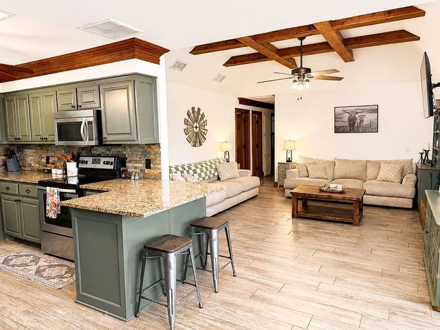 1870 Ross Lane, Springtown, TX 76082