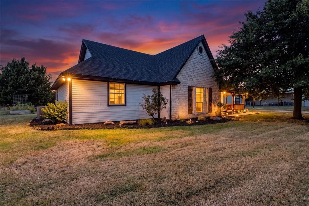 1870 Ross Lane, Springtown, TX 76082