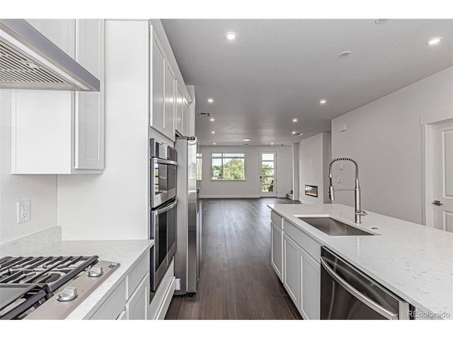 29 Ascent Trl, Englewood, CO 80112