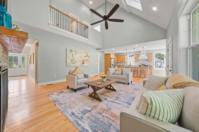 77 Lady Walsingham Way, Laconia, NH 03246