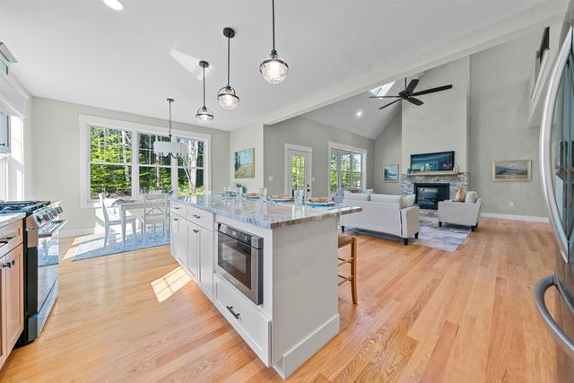77 Lady Walsingham Way, Laconia, NH 03246