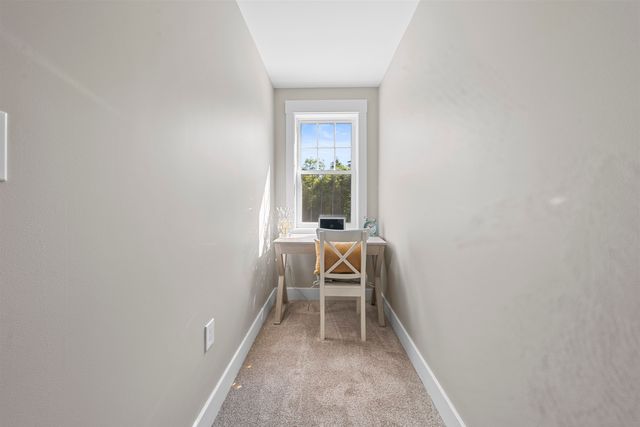 77 Lady Walsingham Way, Laconia, NH 03246