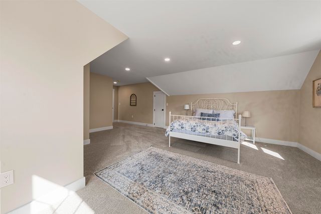 77 Lady Walsingham Way, Laconia, NH 03246