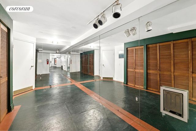329 W 19TH Street G, New York City, NY 10011