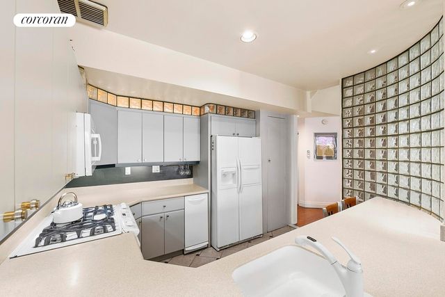 329 W 19TH Street G, New York City, NY 10011