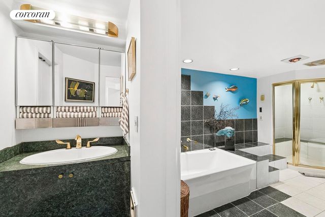329 W 19TH Street G, New York City, NY 10011