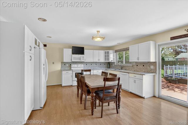 24563 Kings Pointe, Novi, MI 48375