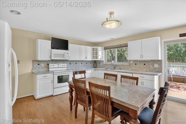 24563 Kings Pointe, Novi, MI 48375