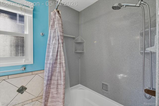 24563 Kings Pointe, Novi, MI 48375