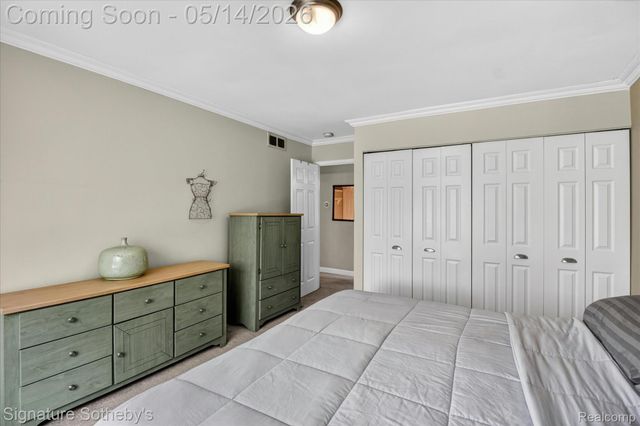 24563 Kings Pointe, Novi, MI 48375