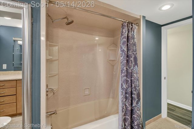 24563 Kings Pointe, Novi, MI 48375