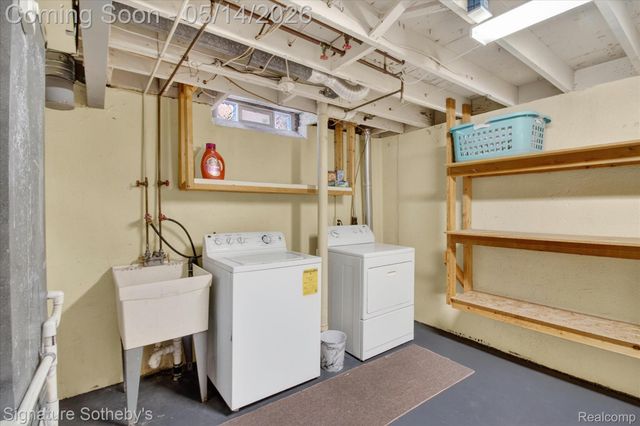 24563 Kings Pointe, Novi, MI 48375