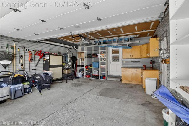 24563 Kings Pointe, Novi, MI 48375