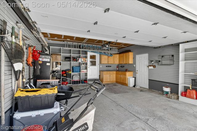 24563 Kings Pointe, Novi, MI 48375