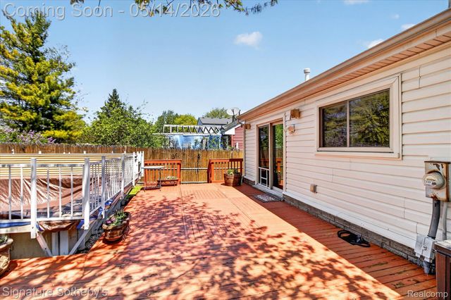 24563 Kings Pointe, Novi, MI 48375