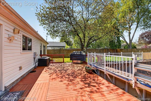 24563 Kings Pointe, Novi, MI 48375
